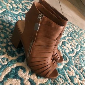 Tan open toed Bootie 2in heel.